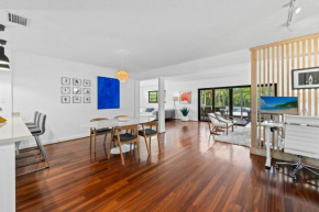 7 Minutes to Beach Saltwater Pool Open Floor Plan